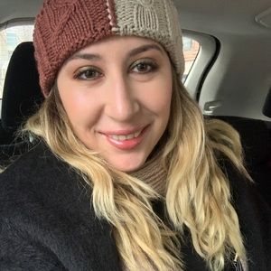 Meet your Posher, Camila